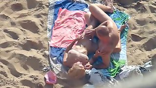 Hidden cam is happy to watch a mature duo fuck outside and video it all